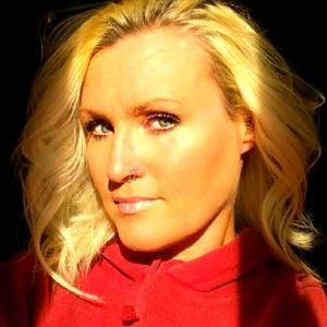 Meet your Posher, Suzie